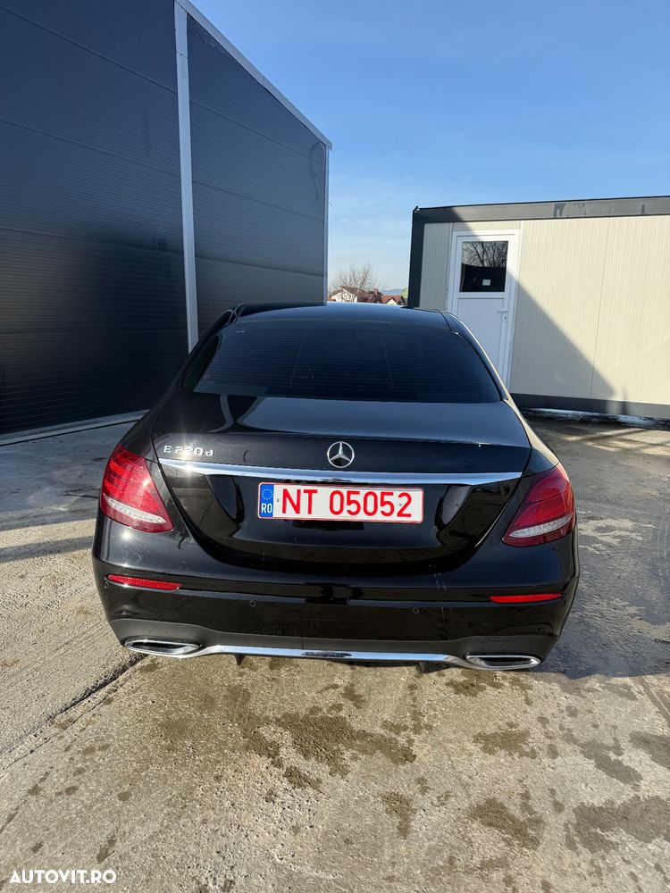 Mercedes-Benz E 220 d T 9G-TRONIC AMG Line - 17