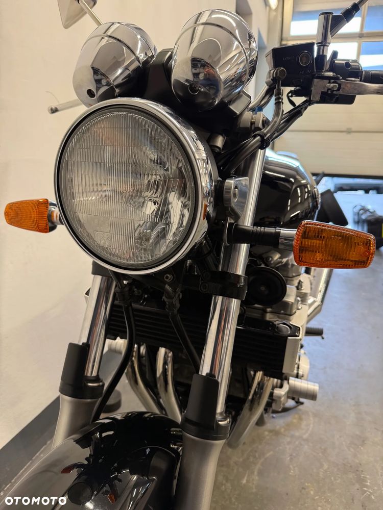 Yamaha XJR - 23