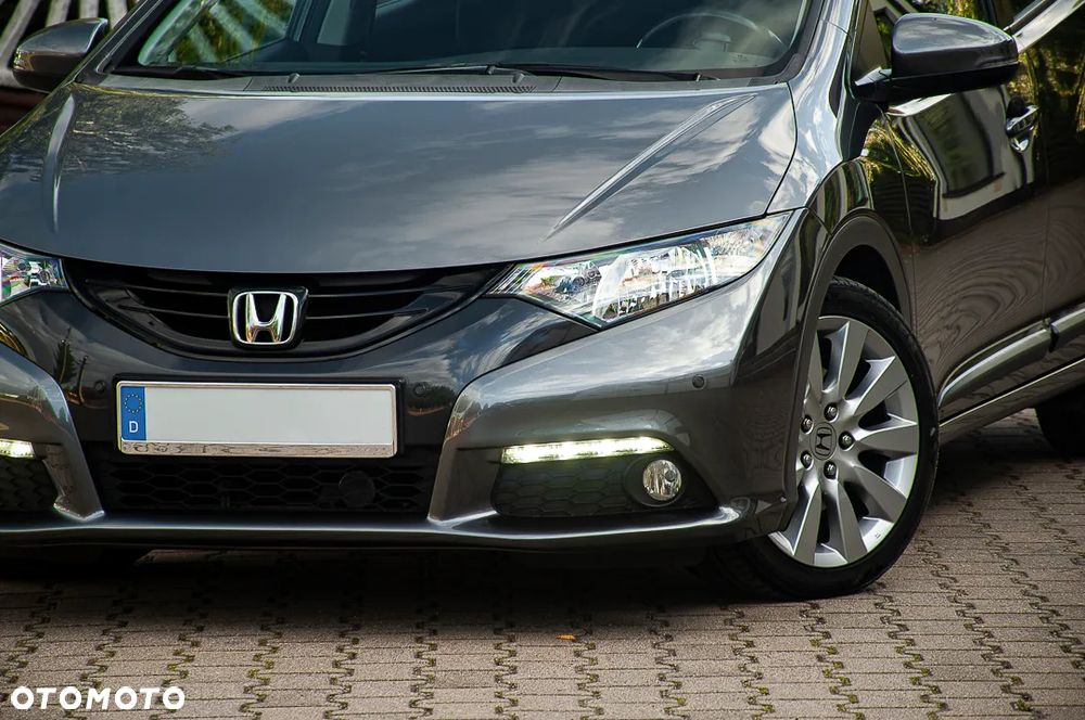 Honda Civic 1.8 i-VTEC Automatik Executive Black Edition - 28