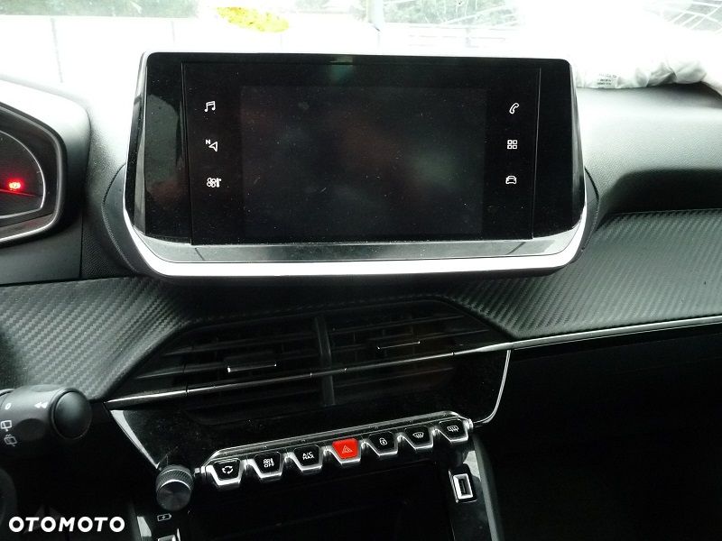 Peugeot 208 PureTech 100 EAT8 Active Pack - 12