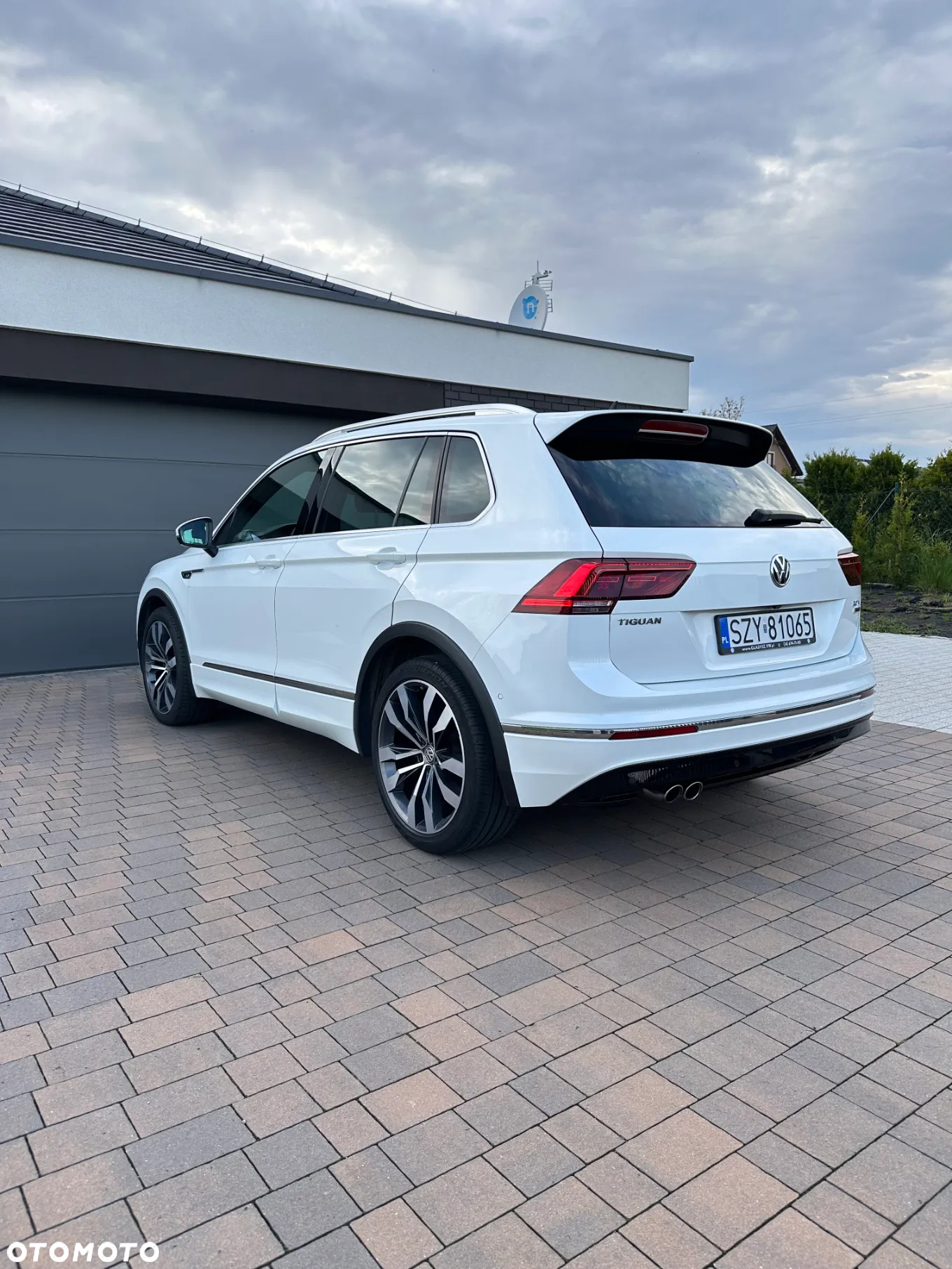 Volkswagen Tiguan 2.0 TSI 4Mot R-Style DSG - 3