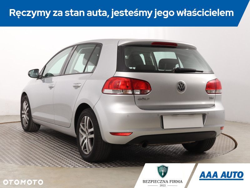 Volkswagen Golf - 6