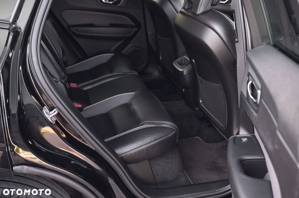 Volvo XC 60 D4 Geartronic RDesign - 25