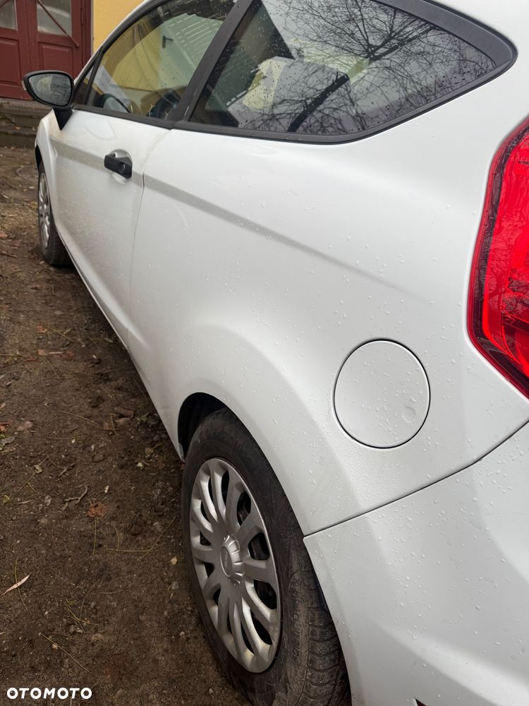 Ford Fiesta 1.5 TDCi Ambiente - 6