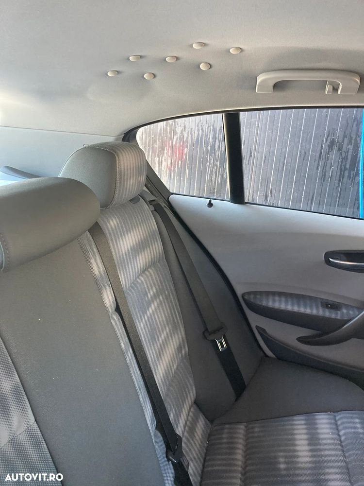 BMW Seria 1 120i - 9