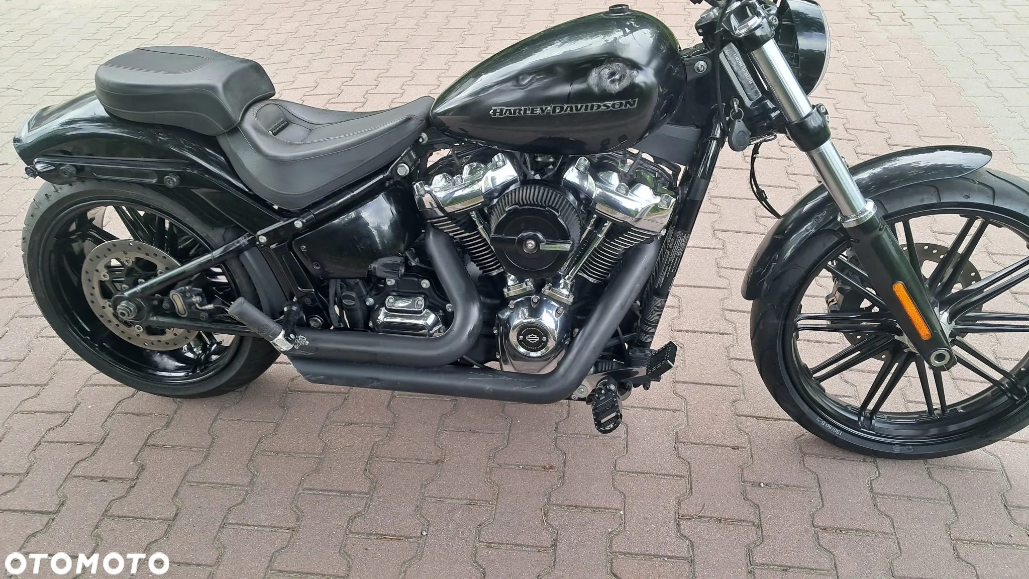 Harley-Davidson Softail Breakout - 9