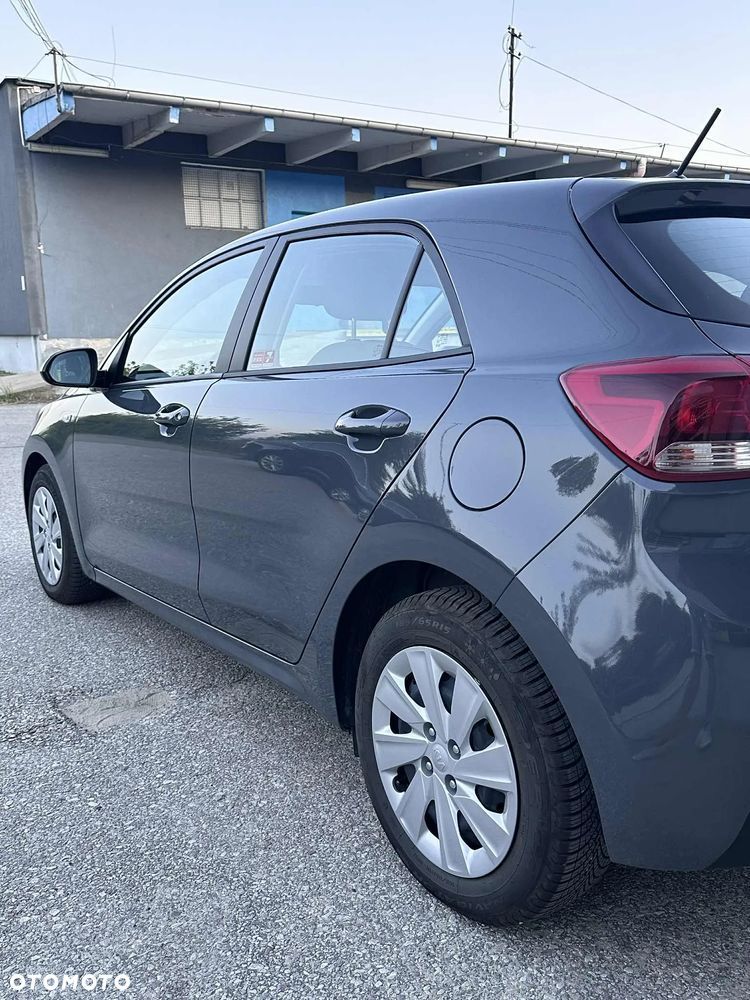 Kia Rio 1.2 L - 10