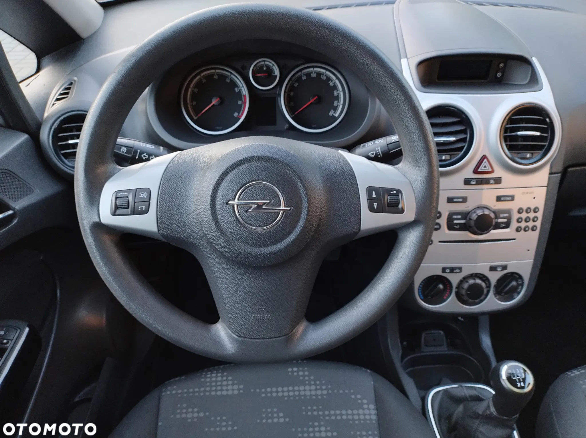 Opel Corsa 1.2 16V Enjoy - 25