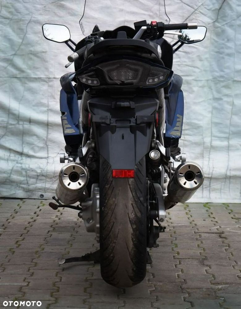 Yamaha FJR - 8
