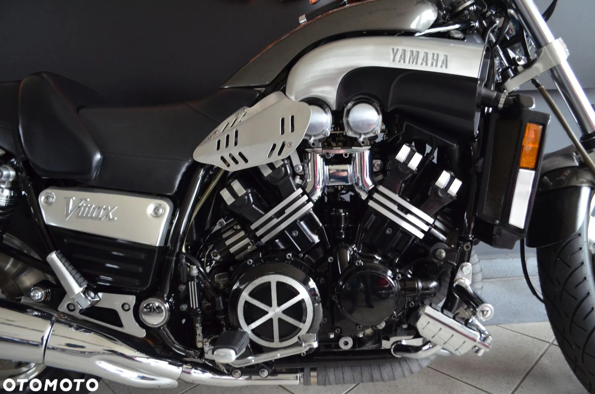Yamaha V-MAX - 6