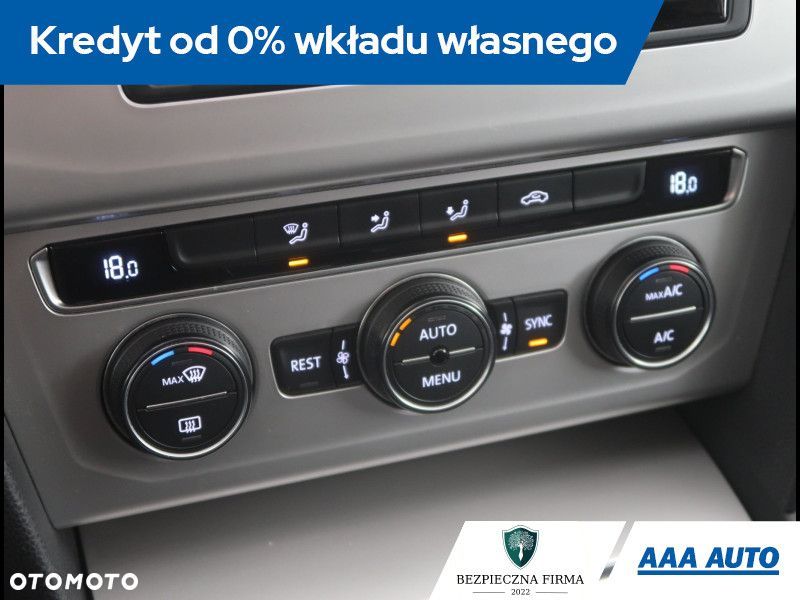 Volkswagen Passat - 13