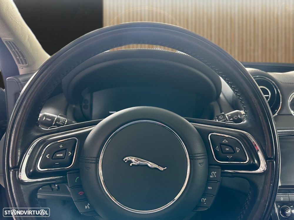 Jaguar XJ 3.0 D V6 Premium Luxury - 12