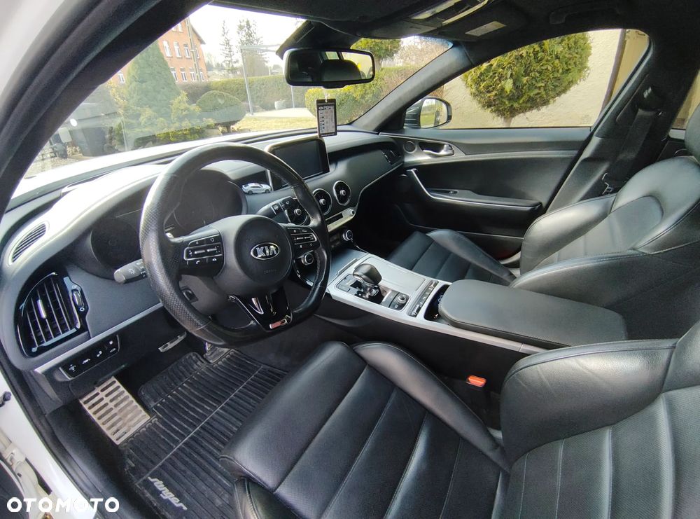 Kia Stinger 2.0 T-GDI GT Line - 22