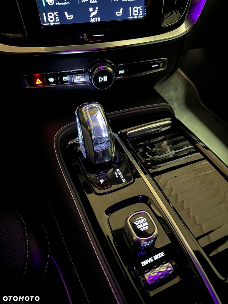 Volvo V60 T8 AWD Plug-In Hybrid Inscription - 22