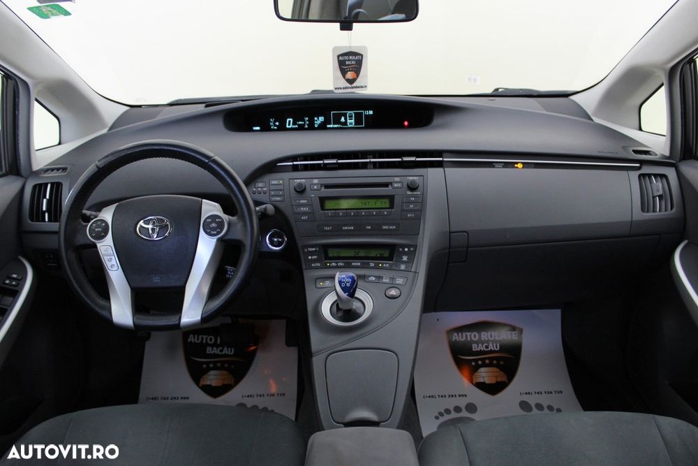 Toyota Prius - 8