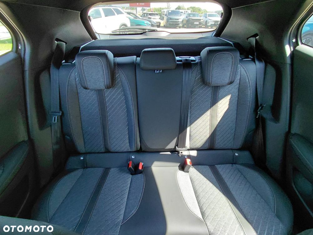 Peugeot 2008 PureTech mHEV Allure e-DCS6 - 17
