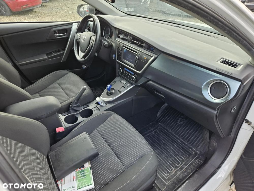 Toyota Auris 1.8 HSD Luna - 10