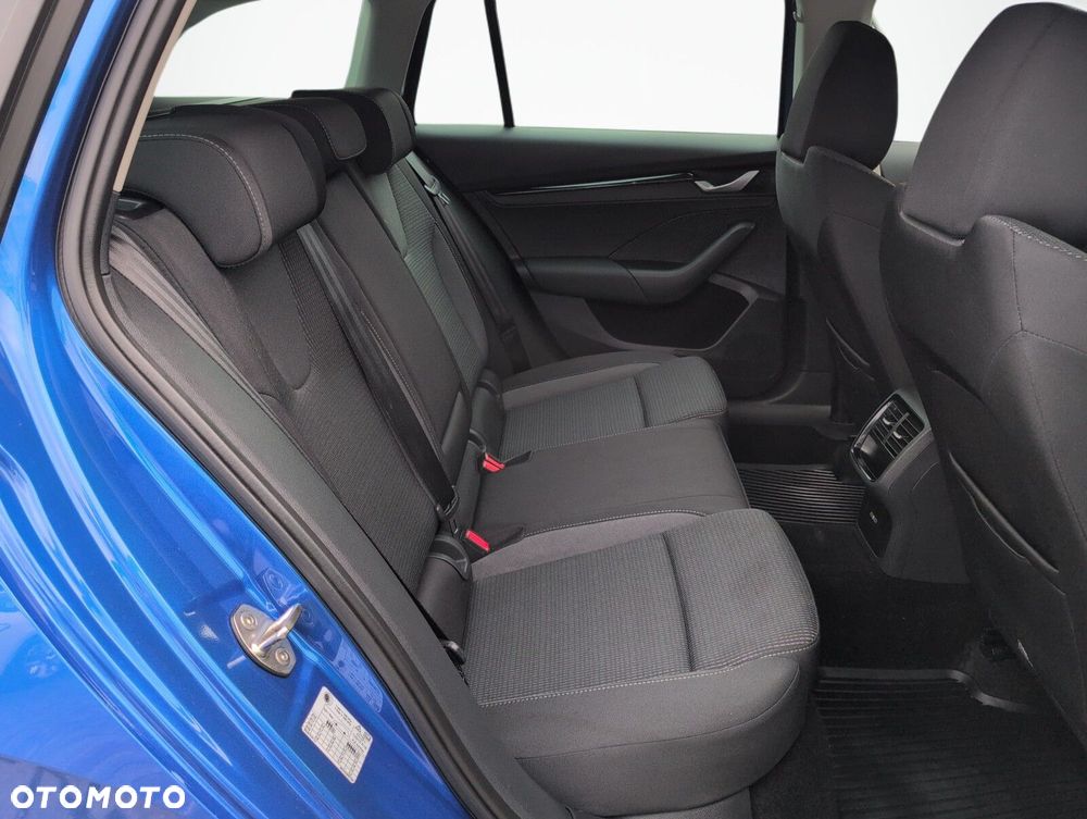Skoda Octavia 1.5 TSI mHEV Selection DSG - 13