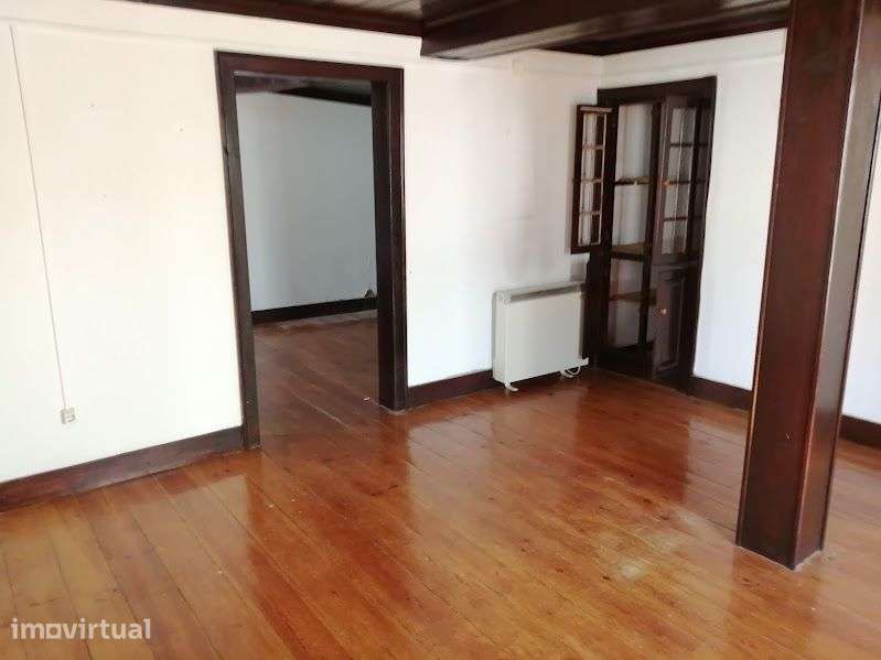 Casa T5 no centro da localidade de Verride - Grande imagem: 4/37