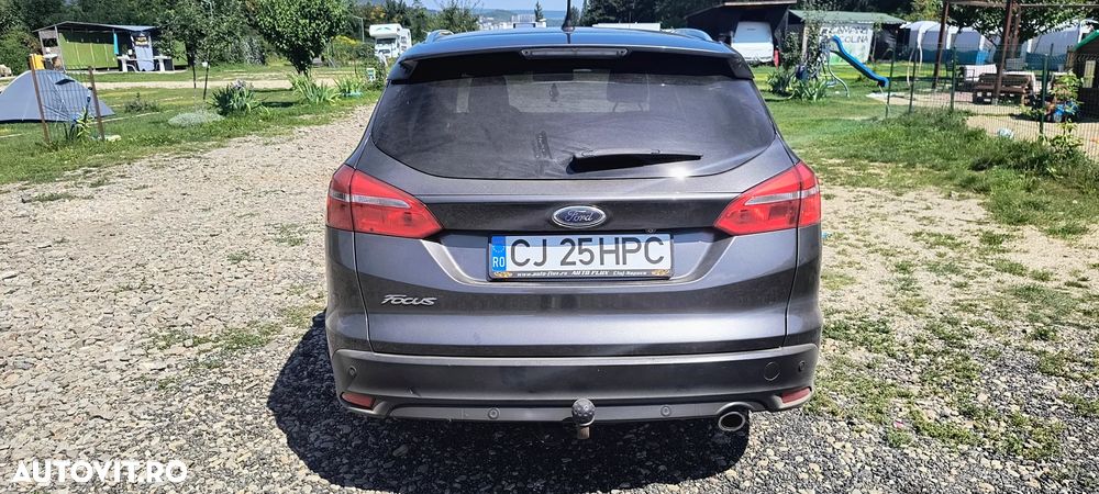 Ford Focus 2.0 TDCI Powershift Titanium - 6