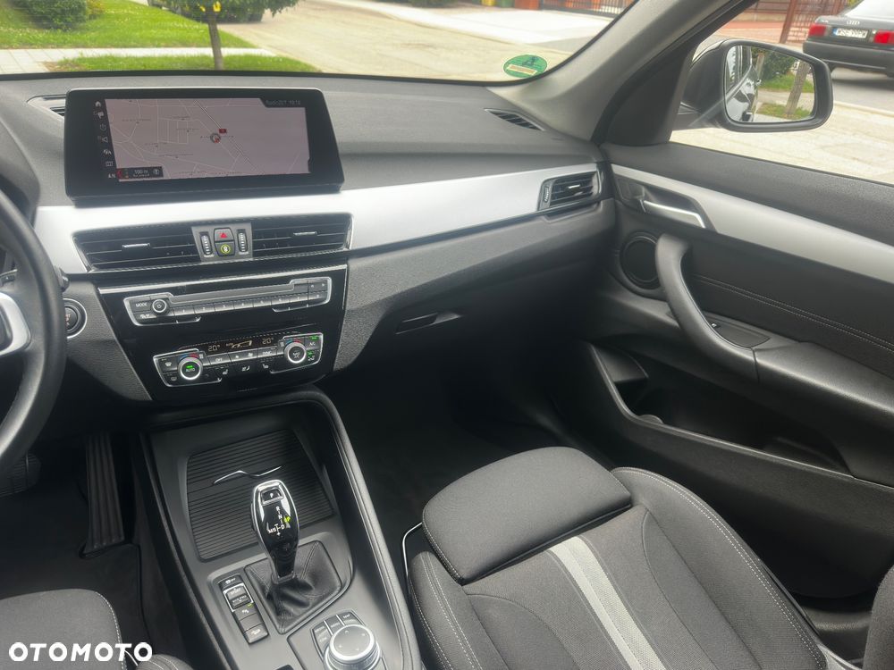 BMW X1 xDrive18d Sport Line - 14
