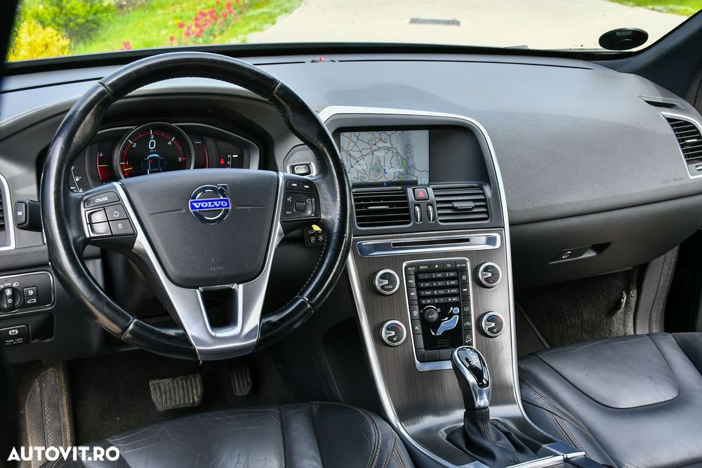 Volvo XC 60 D4 AWD Geartronic Momentum - 8