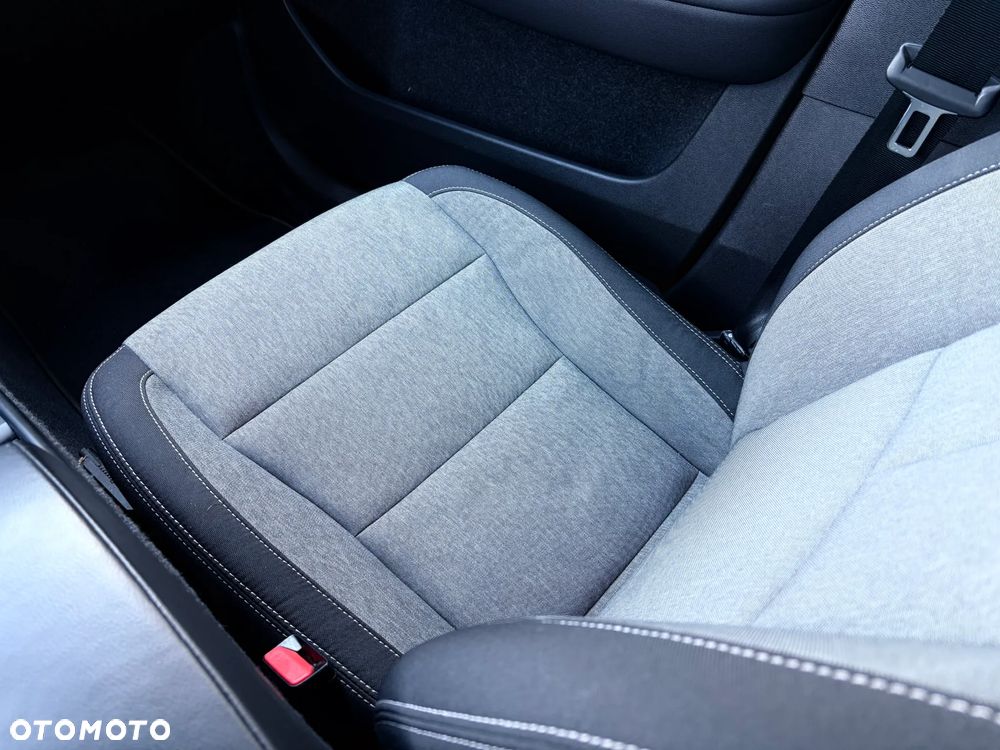 Volvo XC 40 T3 Momentum Pro - 17