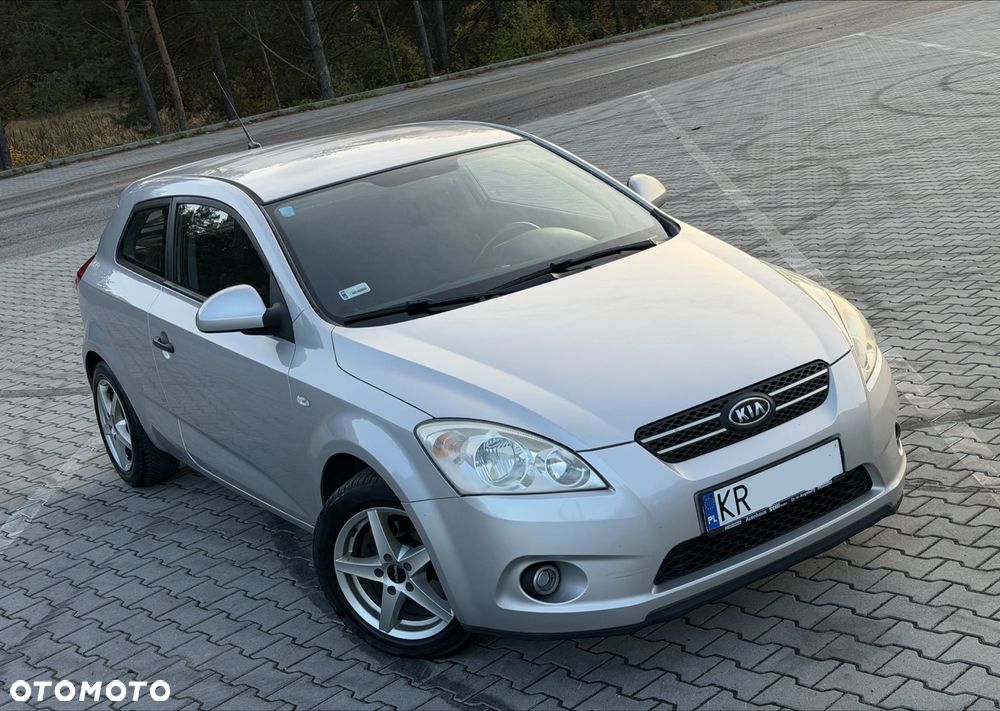 Kia Ceed - 1