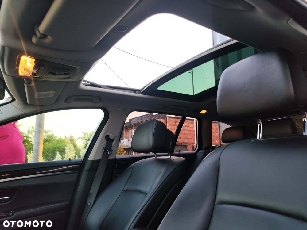 BMW Seria 5 525d - 17