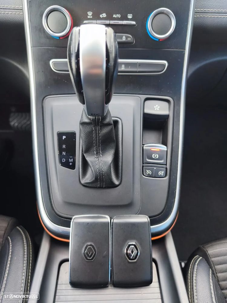 Renault Scénic ver-1-3-tce-black-edition-edc - 8