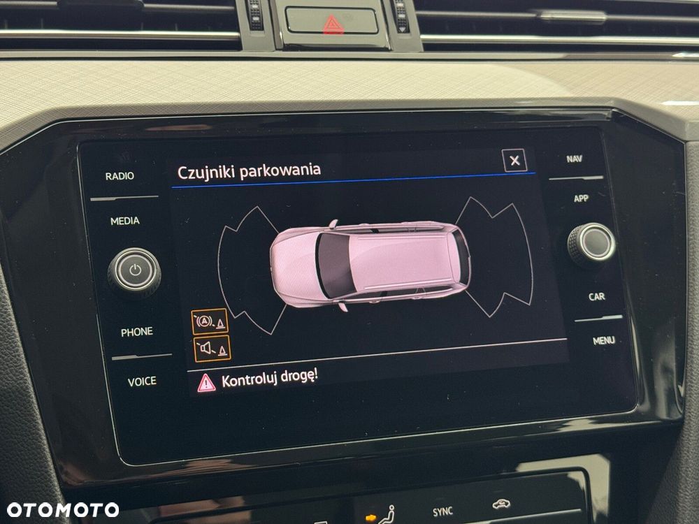 Volkswagen Passat - 37