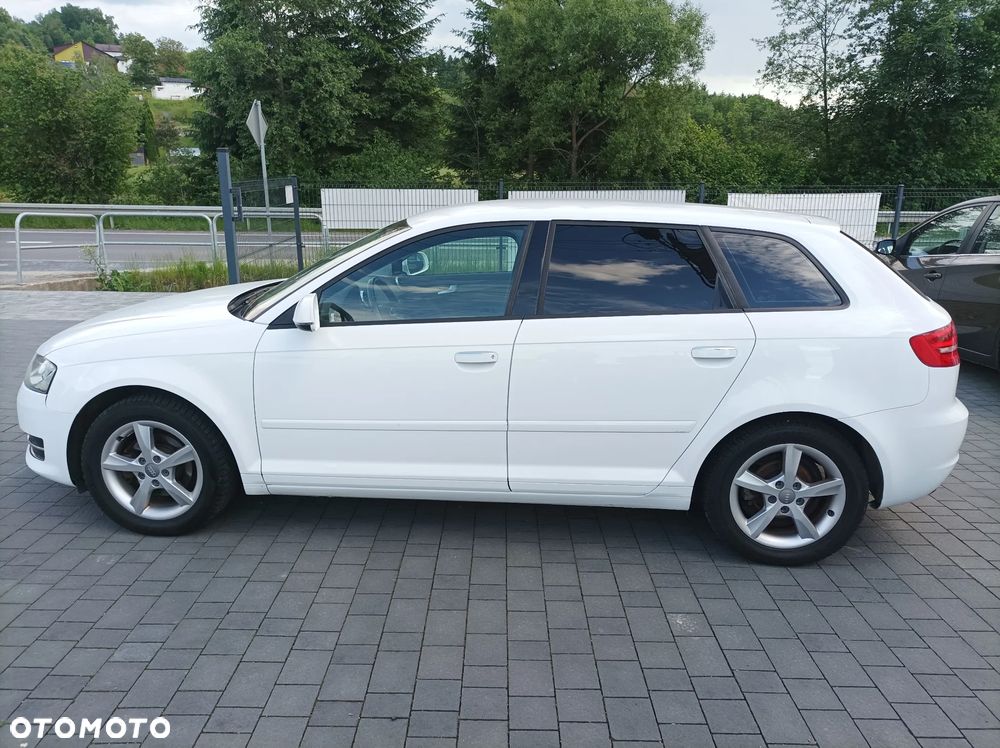 Audi A3 Sportback 1.6 TDI DPF Ambition - 11