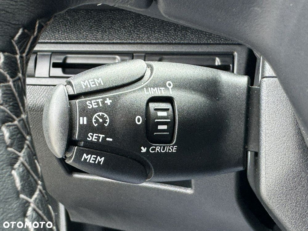 Peugeot 3008 PureTech 130 Stop & Start GPF Allure - 26