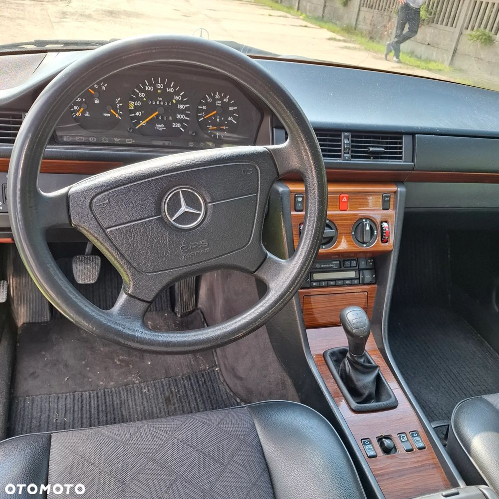 Mercedes-Benz Klasa E - 8