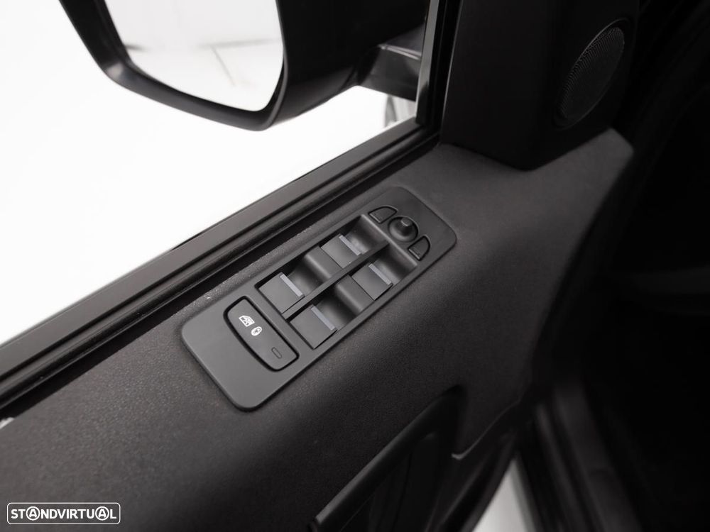 Land Rover Discovery Sport - 13