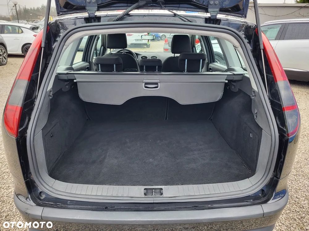 Ford Focus SW 1.6 TDCi Ambiente - 25