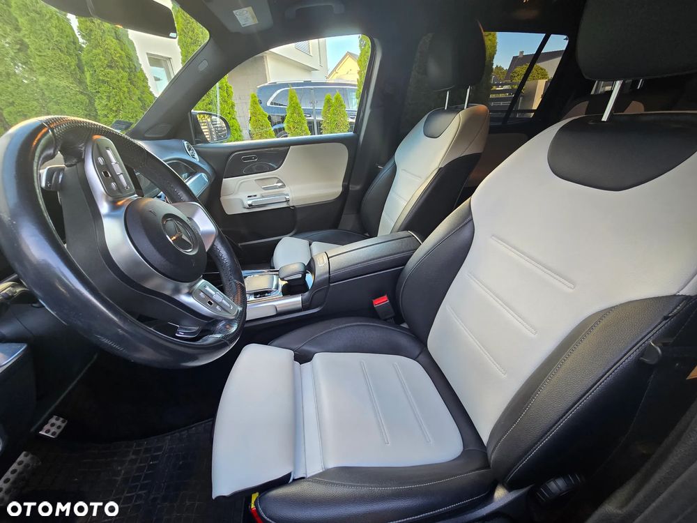 Mercedes-Benz GLB - 21