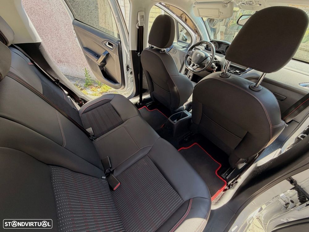 Peugeot 208 1.2 PureTech GT Line - 21