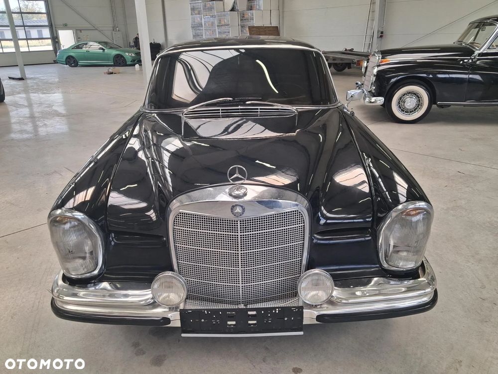 Mercedes-Benz 280 - 6