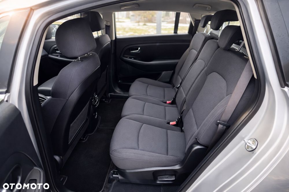 Kia Carens 1.7 CRDi 136 Dream Team Edition - 7