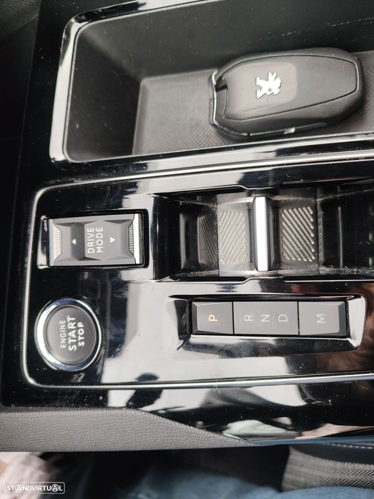 Peugeot 3008 1.5 BlueHDi Allure Pack EAT8 - 17