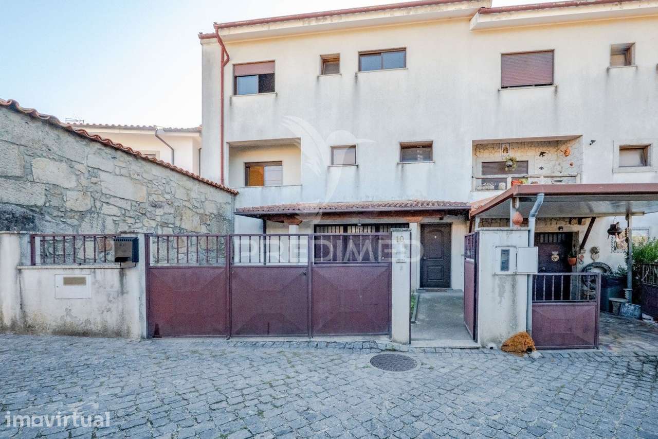Moradia T3 em Nogueira, Fraião e Lamaçães, €295.000