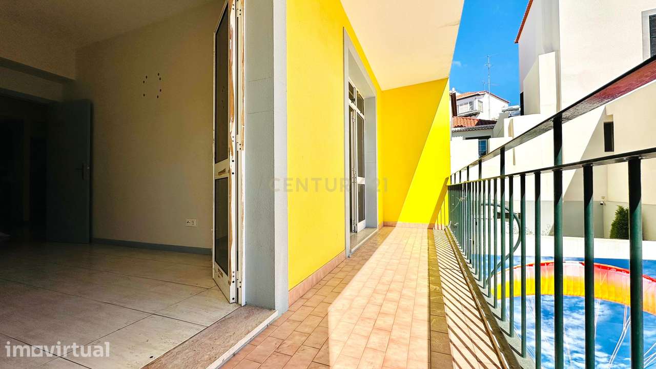 Prédio Urbano no Centro do Funchal - Loja + 4 Apartamentos + 2 T0 - Grande imagem: 2/42