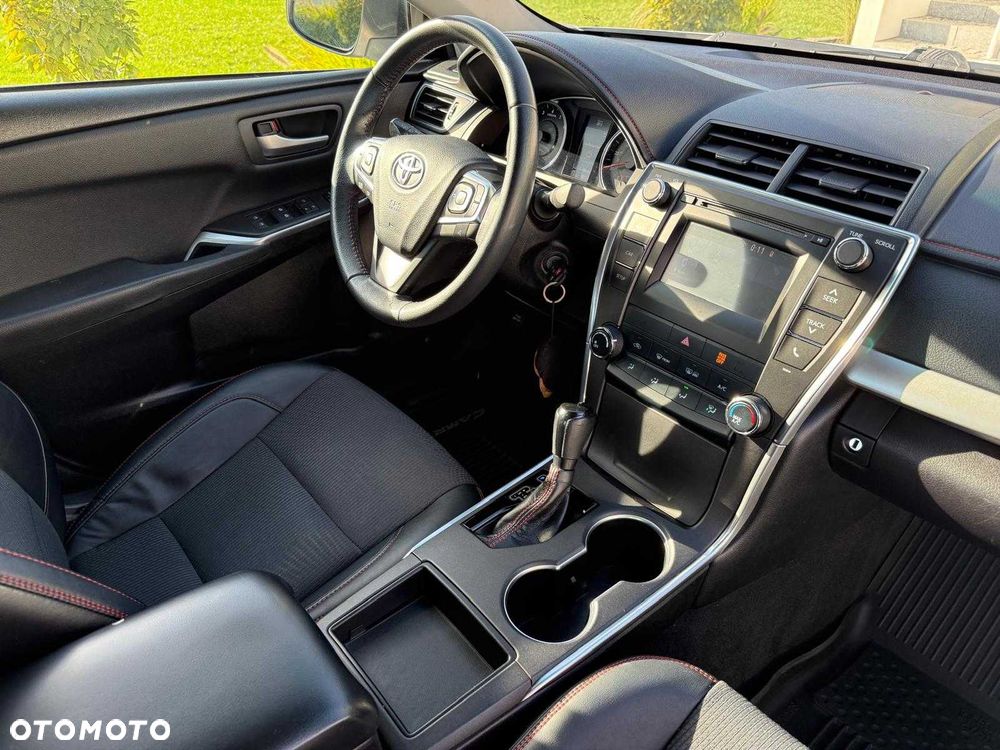 Toyota Camry - 7