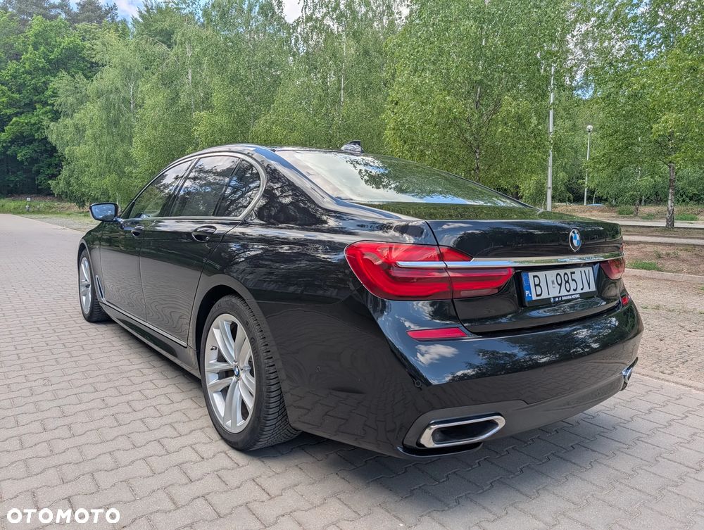 BMW Seria 7 740i - 11