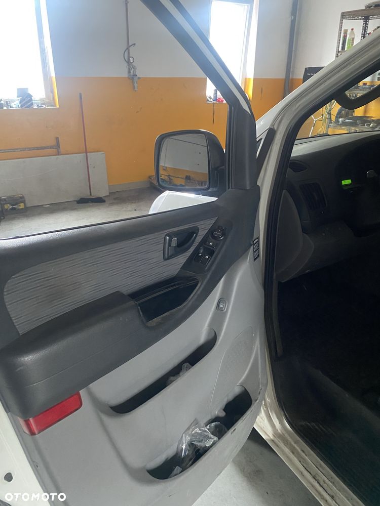 Hyundai H-1 - 7