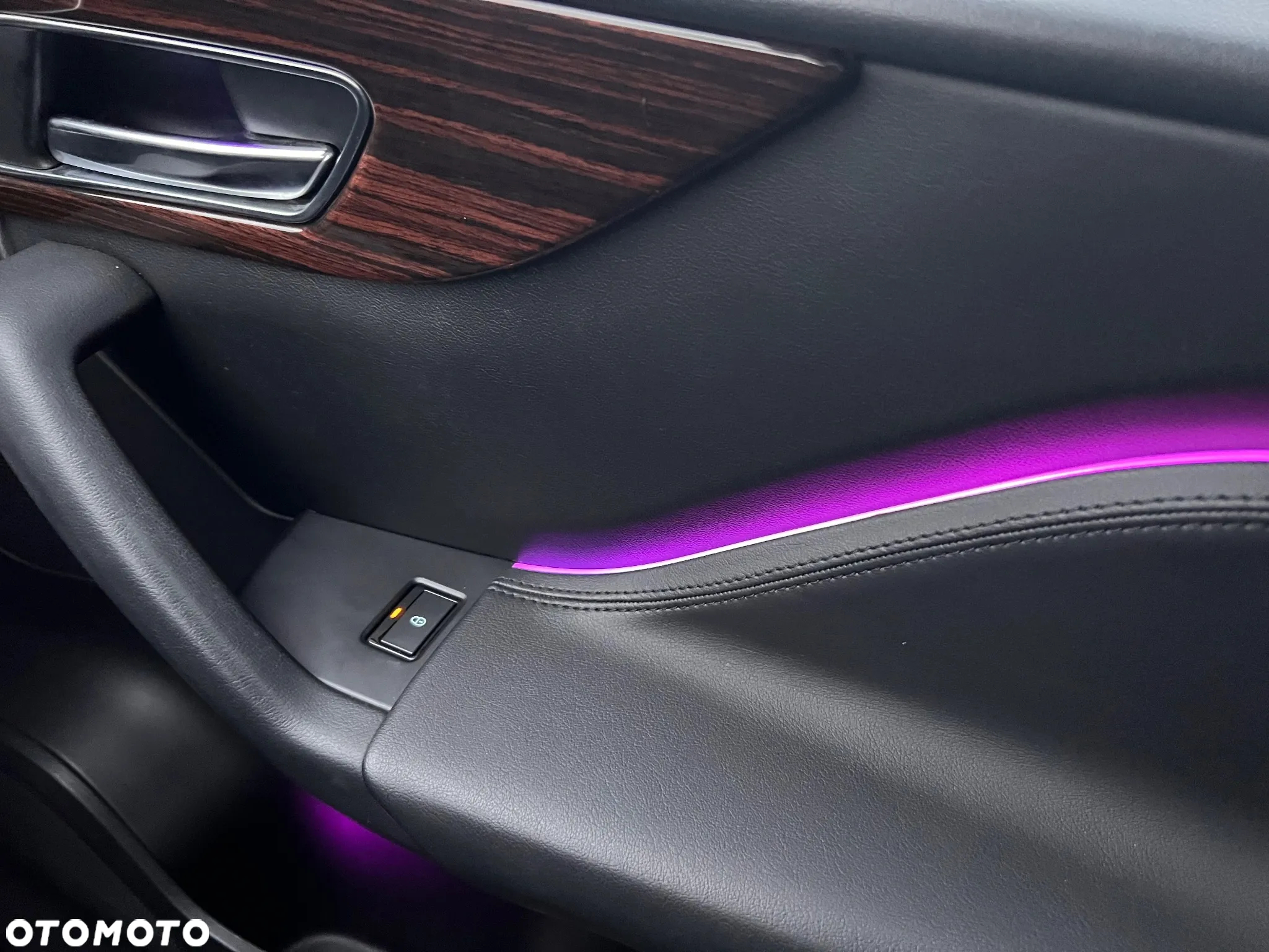 Jaguar F-Pace 25d AWD Portfolio - 3