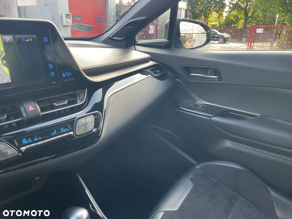 Toyota C-HR - 31