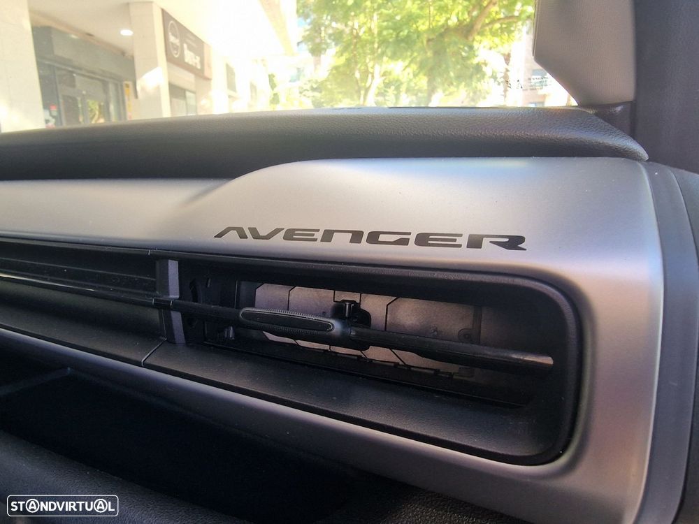 Jeep Avenger 54 kWh Summit - 24