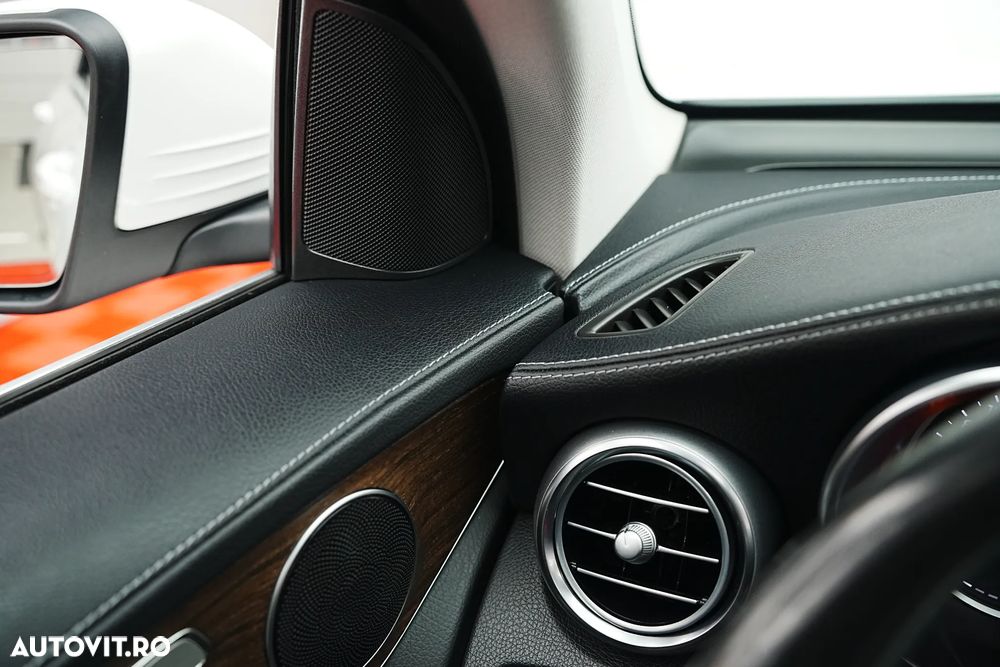 Mercedes-Benz GLC 300 e 4Matic 9G-TRONIC - 35